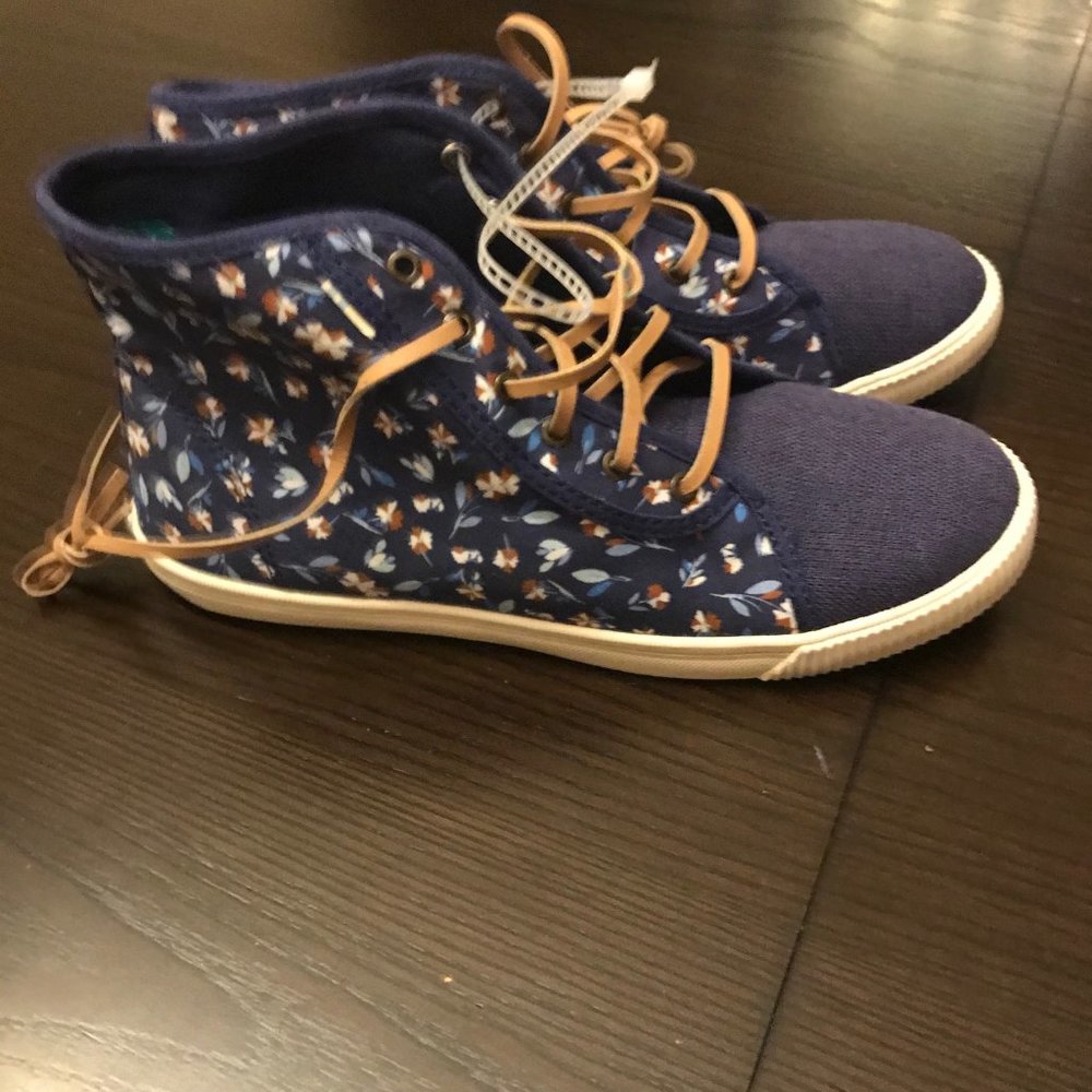 TOMS women's blue floral high top sneakers, 7.5